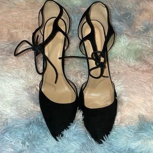 Black tie heel